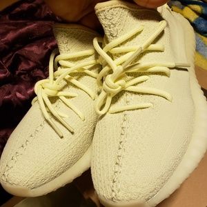 Yeezy NEW